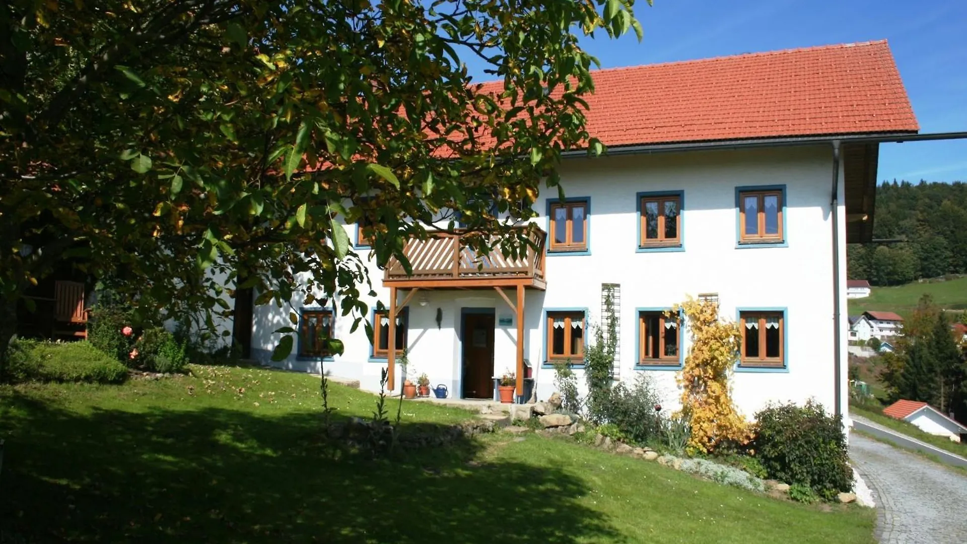 Former Farmhouse With Garden Zenting